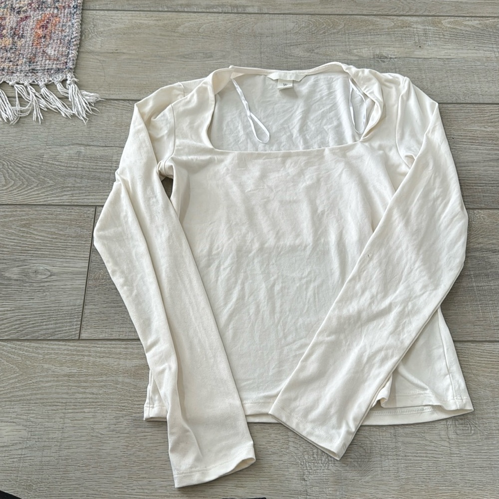 NEVER WORN, white square neck long sleeve tee